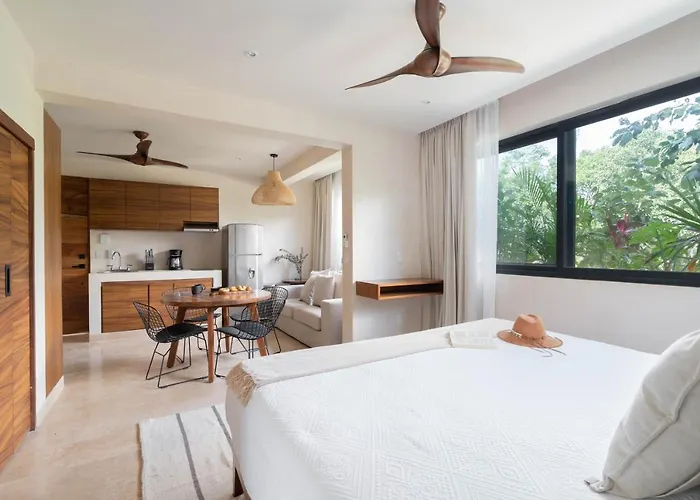 Modern 2br Penthouse Concierge Gated Community *